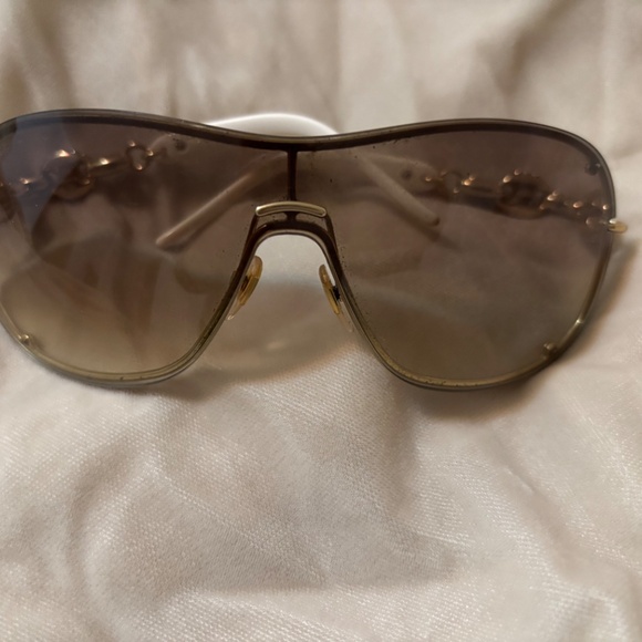 Sunglasses Gucci - Picture 4 of 5